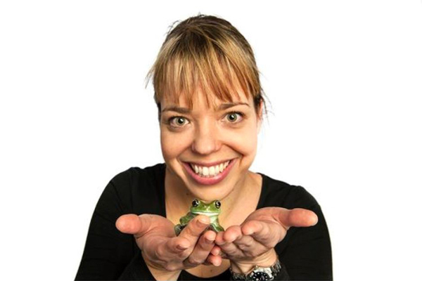 Dr. Jodi Rowley and the Cape York Graceful treefrog.