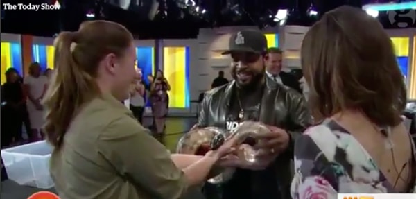 Comedian Kevin Hart Freaks As Ice Cube Handles A Black-headed Python