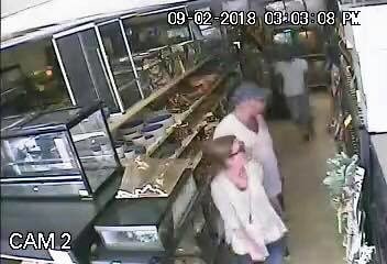 Thieves Steal Leopard Tortoise From NY Reptile Store And Crime Is Caught On Video